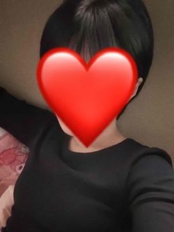 セリナ～純粋な素人系激エロ妻～