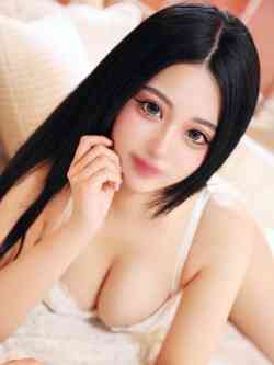 あや【三吉彩花似完未】