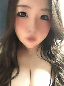 ナナミ