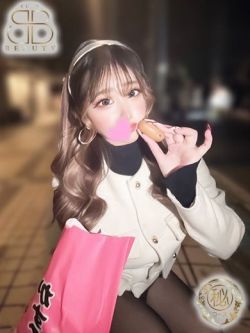 うらら【18歳♡潮吹き小柄巨乳】