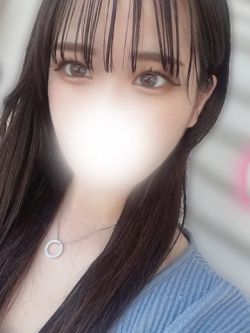 つきな