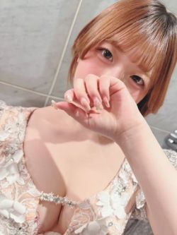 まこ/リピ確の小動物系美少女♡