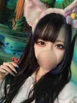 新人まりな