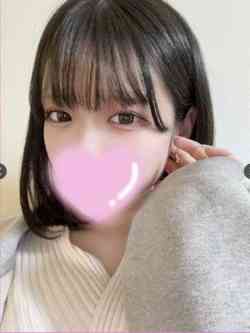 あき【ロリータEカップ美少女】