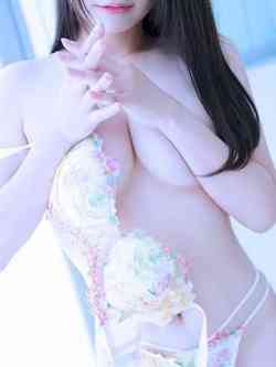 新人・奈緒(ナオ)