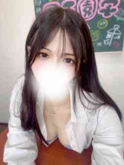 るる(黒髪純粋美少女♪)