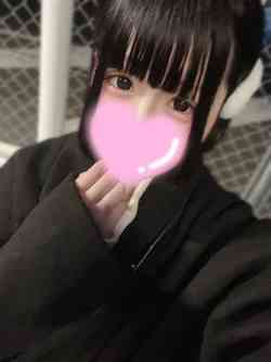 める【黒髪ロリアイドル娘】