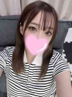 あげは【見惚れる色白ボディ娘】