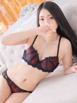 あお小柄なキュート若妻