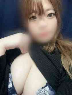 べに【色白巨乳が責め立てる】