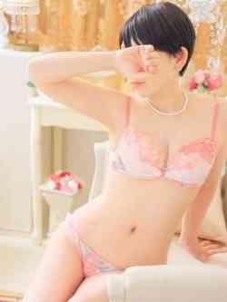 かな爽やかな清楚系美人妻