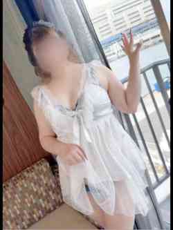 リリ☆激かわ爆乳美女入店☆