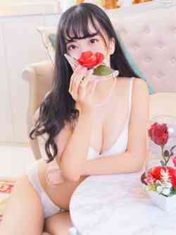 かすみ黒髪清楚の未経験美女