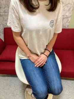 《新人》あいな