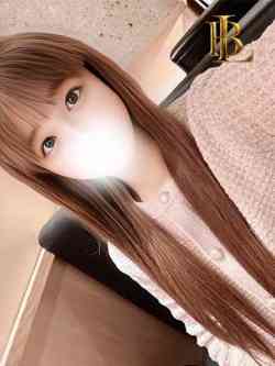 える【笑顔が天使の潮吹き娘】