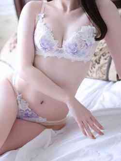 新人・優乃(ユノ)