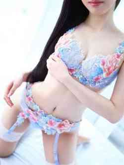 新人・美琴(ミコト)