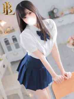 ゆめな【反応する白い柔肌】