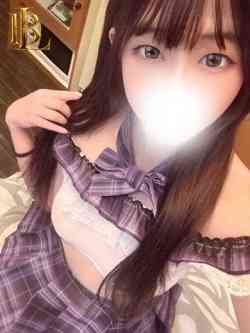 ふゆの【すべすべ肌質の美女】