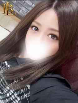 えま【色白スレンダー美女】