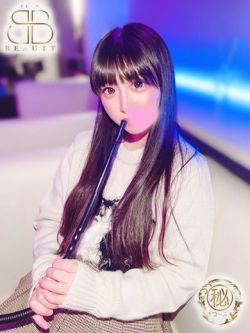 むぎ【抱きしめたい超小柄美女】