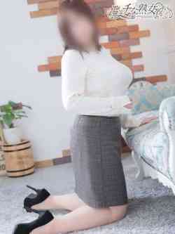 新人 真希(まき)