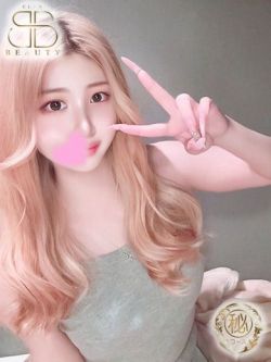 るあ【色香抜群の金髪美女】