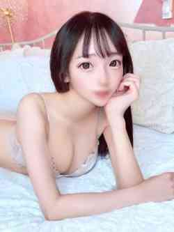 ひなこ【美脚のモデル美女】