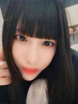 新人あきこ