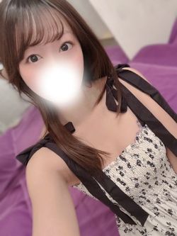 もも†未経験清楚のスレンダー美女