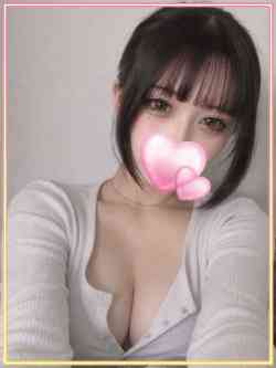 ゆあ♡18歳未経験の初々しい彼女